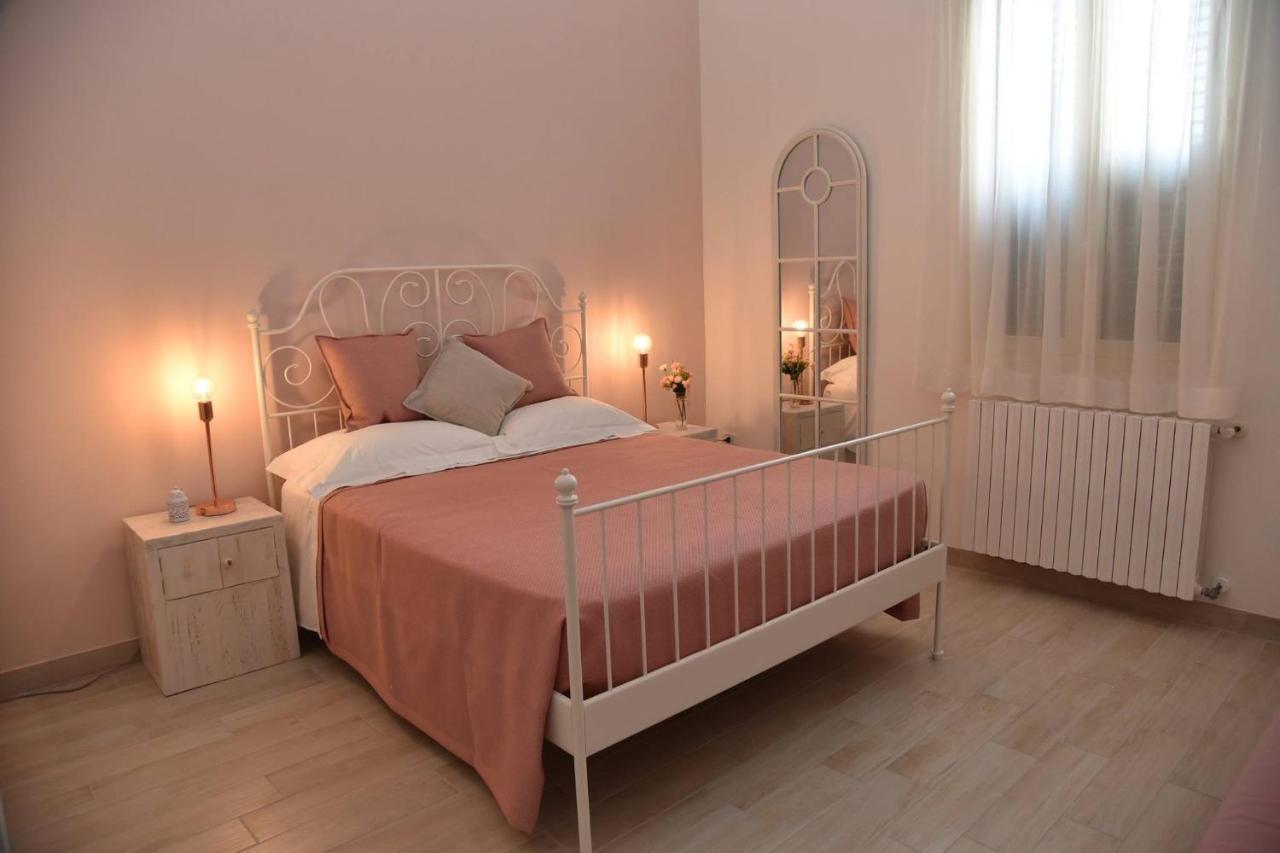 Ai Raggi Di Sole Bed & Breakfast Lecce Exterior photo